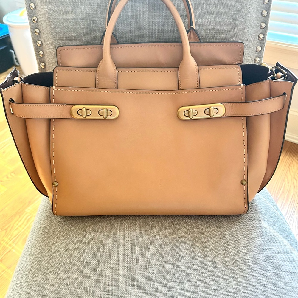 Coach (Large) leather handbag slightly used